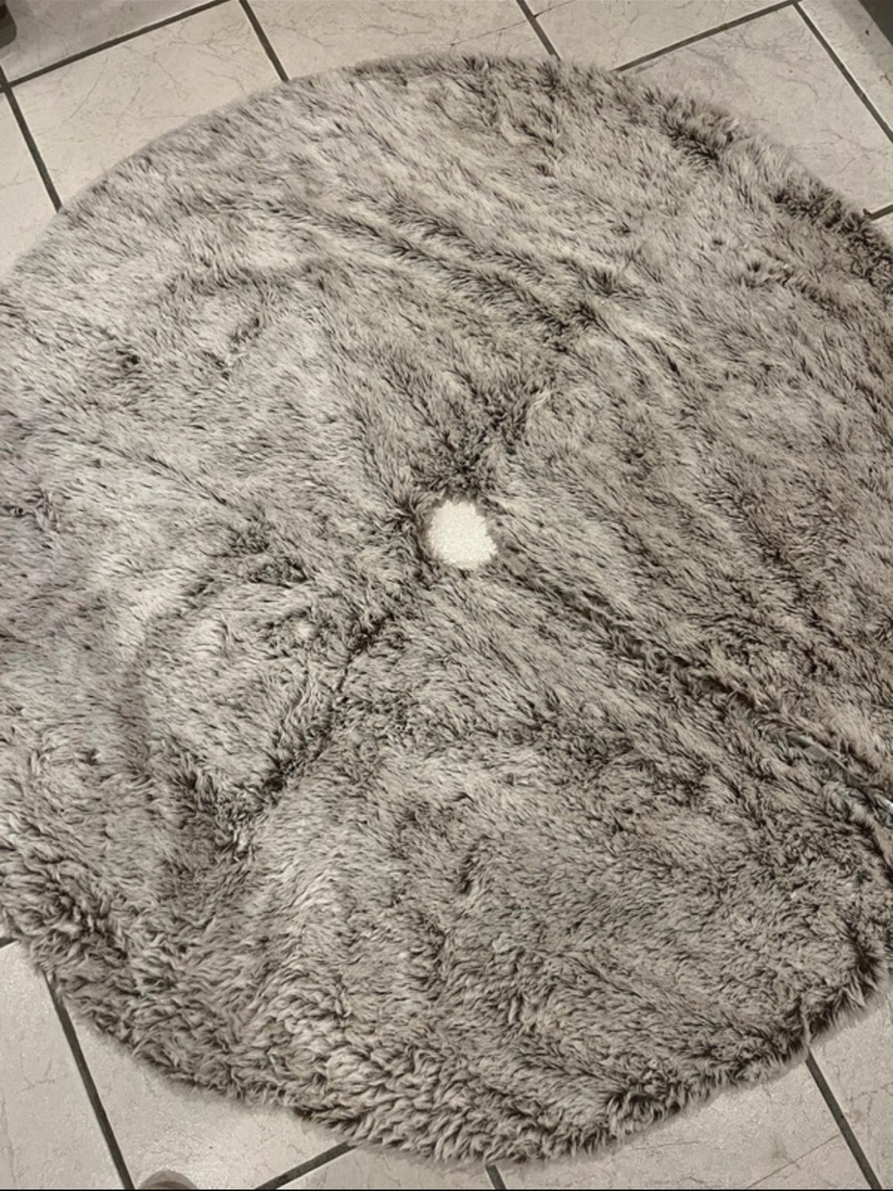 Plush Round tree skirt